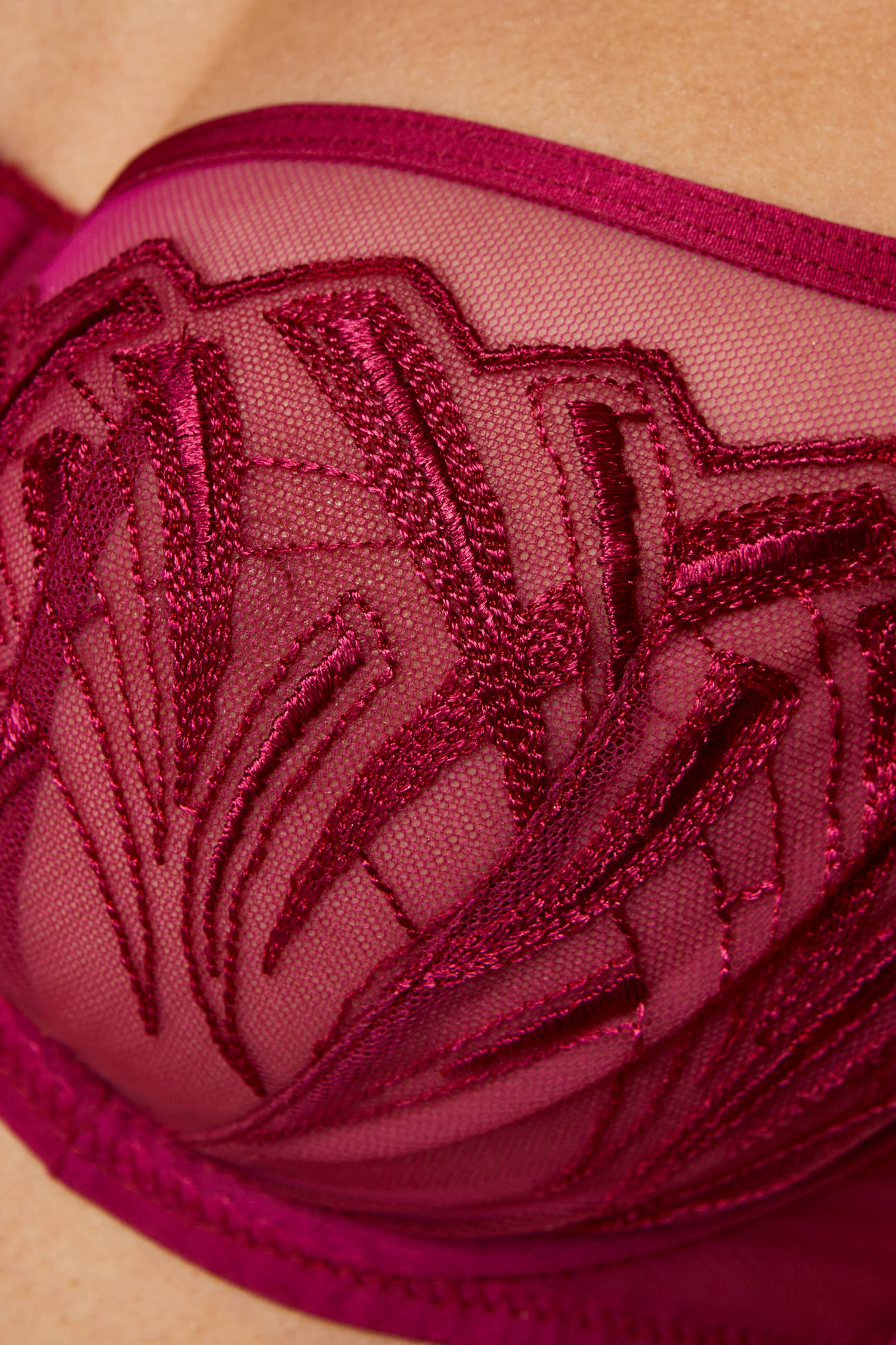 Gorteks Angel half padded bra with embroidery fuchsia Autumn